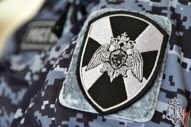 Ворвавшийся с ножом на свадьбу злоумышленник задержан росгвардейцами в Удмуртии