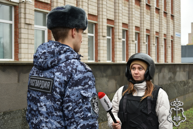 В преддверии дня вневедомственной охраны журналист Информационного Агентства «Удмуртия» заступила на дежурство с росгвардейцами 
