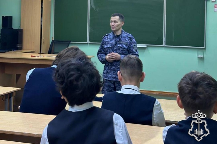 В Удмуртии прошел урок мужества, посвященный памяти сотрудников войск правопорядка, погибших при исполнении служебного долга
