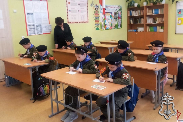 Ижевские кадеты написали письма росгвардейцам из Удмуртии, участвующим в специальной военной операции (видео)
