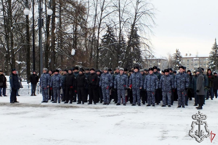 В Удмуртии руководство Управления Росгвардии приняло участие в возложении цветов в честь Дня защитника Отечества