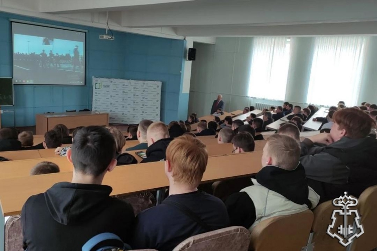 В Ижевске в рамках акции «Дни Росгвардии» сотрудники вневедомственной охраны проводят встречи со студентами