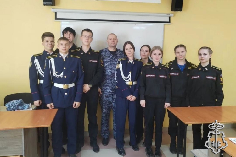 В Ижевске в рамках акции «Дни Росгвардии» сотрудники вневедомственной охраны проводят встречи со студентами