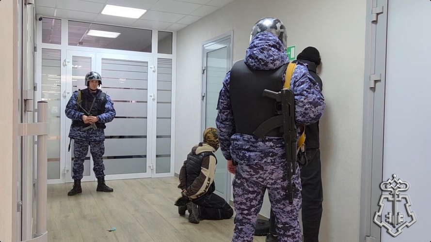 Сотрудники Росгвардии приняли участие во Всероссийских учениях по безопасности на объектах образования Удмуртии