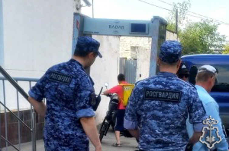 Росгвардейцы обеспечили общественную безопасность на мероприятиях, посвященных Дню Молодежи