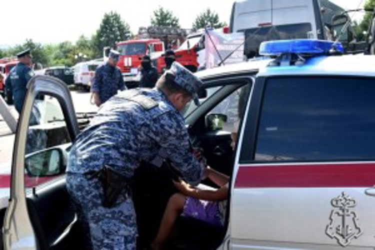 В Удмуртии в рамках семейного праздника безопасности росгвардейцы рассказали о своей службе 